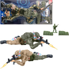 ŻOŁNIERZ CZOŁGAJĄCY SIĘ NA BATERIE